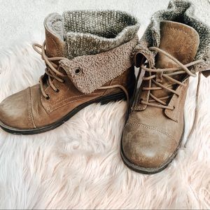 SOLD!! FAUX FUR TAN BOOTS